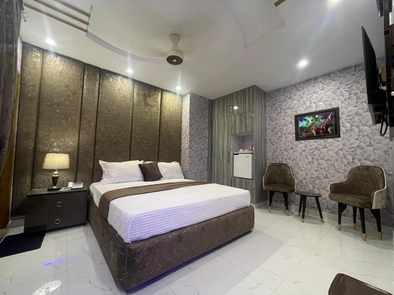 Hotel Croydon International Rawalpindi Exteriör bild